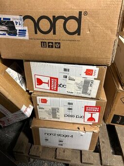 Nord Stage 4 88 a Nord Stage 4 Compact 73