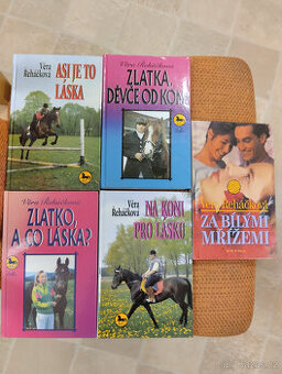 Prodám dívčí romány od Věry Řeháčkové