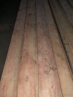 Prodám stará borovicová prkna.