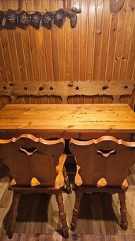 Retro stůl s lavicí a židlemi