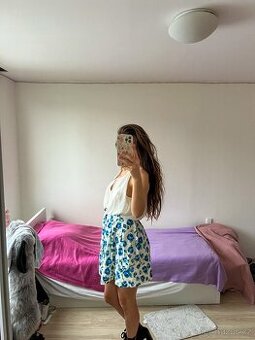 Luxusní šaty rinascimento