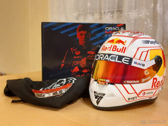 Predám Max Verstappen 2023 Red Bull Japonsko F1 helma 1:2