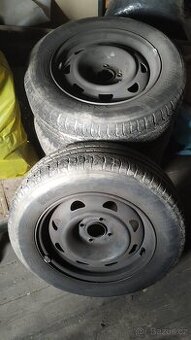 prodám 4x pneu 195/65/15+disky 15 4x108 ET 18