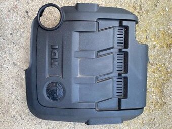 Škoda Fabia 2-kryt motoru