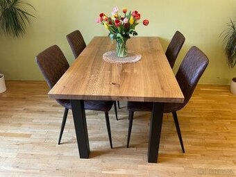 Prodám masivní dubový stůl s kovovou podnoží industriál