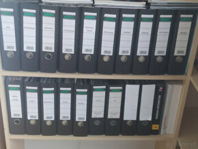 Katalogy a prospekty hudebních firem