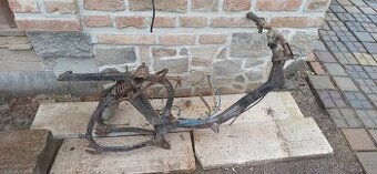 Prodám kostru Jawa 555