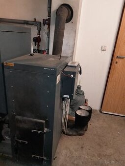 Benekov 14 automat uhlí pelety