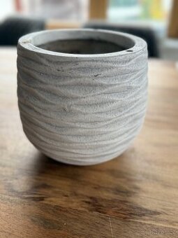 Hliněný květináč / obal