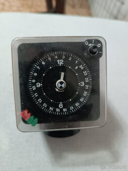 Spínací zásuvka retro