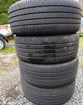 Letní pneu 235/55/18 Continental