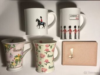 Harrods 4x hrnek z kostního porcelánu a pouzdro na doklady