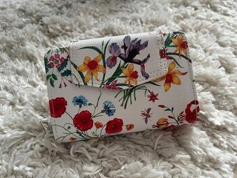 Dámská peněženka N.O.V.Á.