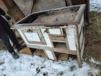 Kachlový sporák na dřevo