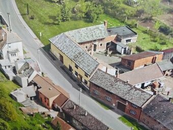 Velký RD s dalšími objekty-možno na přebud. na penzion atd.