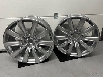 NOVÉ KOLA BENTLEY R21