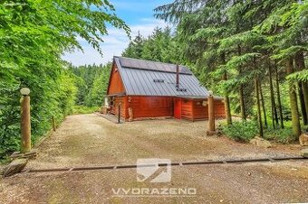 Chalupa (80 m2) s chatou a rybníky, pozemek (15.149 m2), Sud
