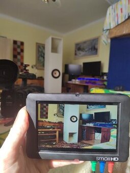 Small HD 6 MONITOR