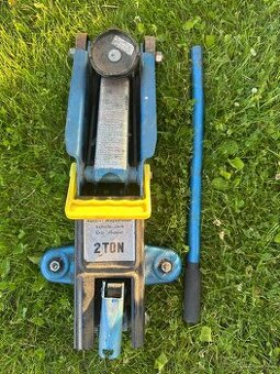 Hydraulický pojízdný hever 2 t