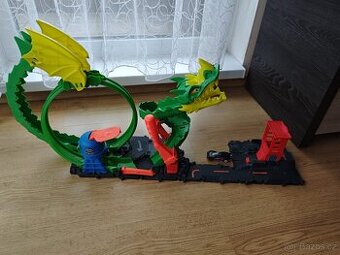 Hot Wheels City – Útok draka (Dragon Drive Firefight) + auto