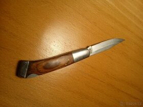 Nepoužitý otevírací nůž s dřevěnou rukojetí