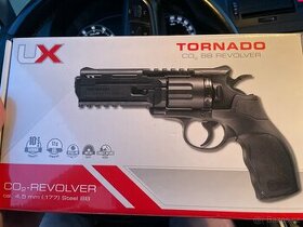 Umarex Tornado CO2 revolver
