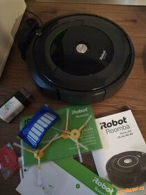 Robotický vysavač iRobot Roomba 696 WiFi - 1