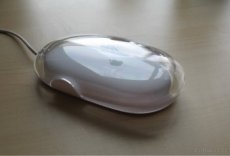 Vzácná skoro historická bílá myš Apple Pro M5769
