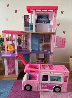 Barbie dům a karavan