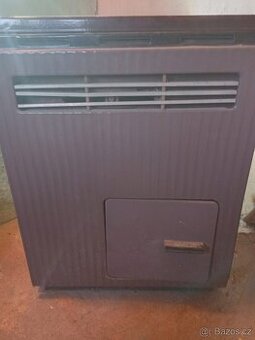Starší kamna kovosmalt Zenit II, 5,6kw