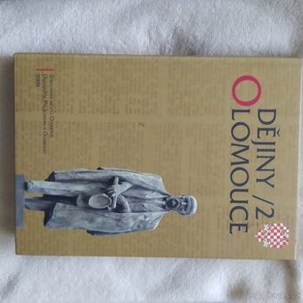 Dva svazky "Dějiny Olomouce" 1,2