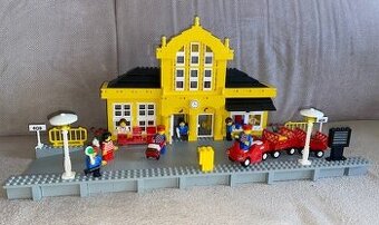 LEGO 4554 - Vlakové nádraží