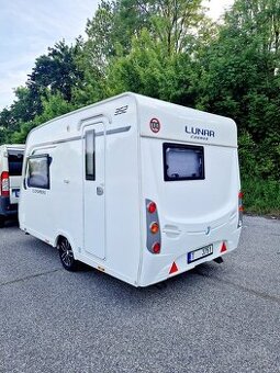 Malý karavan LUNAR COSMOS 352 - jen 965 kg