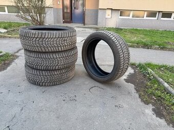 Zimní pneumatiky Hankook 215/45 R18
