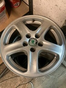 Alu Škoda Oktavia 1 1U0601025