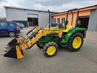 Malotraktor John Deere 3036E s čelním nakladačem