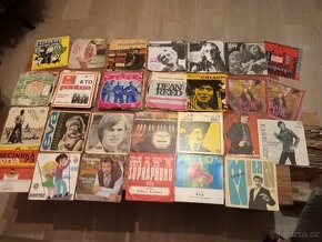 malé vinylové desky staré 70 léta