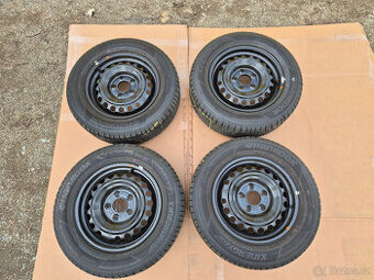 Zánovní sada 15" disků s letními pneu Hyundai
