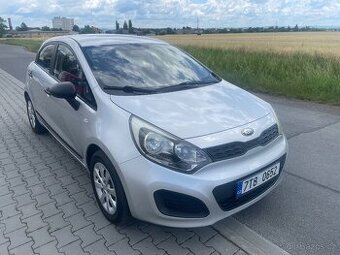 Kia Rio 1,3i benzin rok 2013 koup CZ