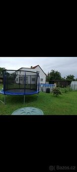 Trampolína