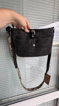 moc kvalitní kabelka