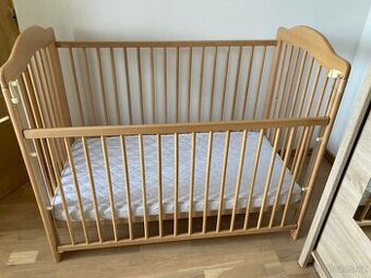 Dřevěná dětská postýlka Scarlett