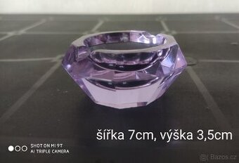 Broušený popelník z alexandritového skla – Československo
