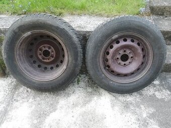 4 ks disky a zimní pneu pro Pandu