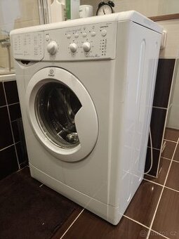 INDESIT IWSC 51051 - POUZE OSOBNÍ ODBĚR