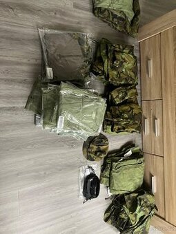 Vojenská výstroj AČR