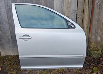 Dveře Škoda Octavia 2 stříbrná