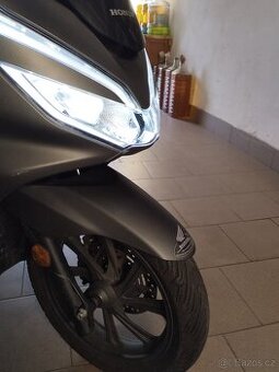 Skútr Honda PCX 125