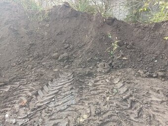 Černozem hlína zemina