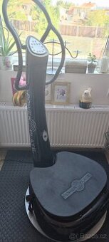 Power Plate my5 je profesionálna vibračná plošina